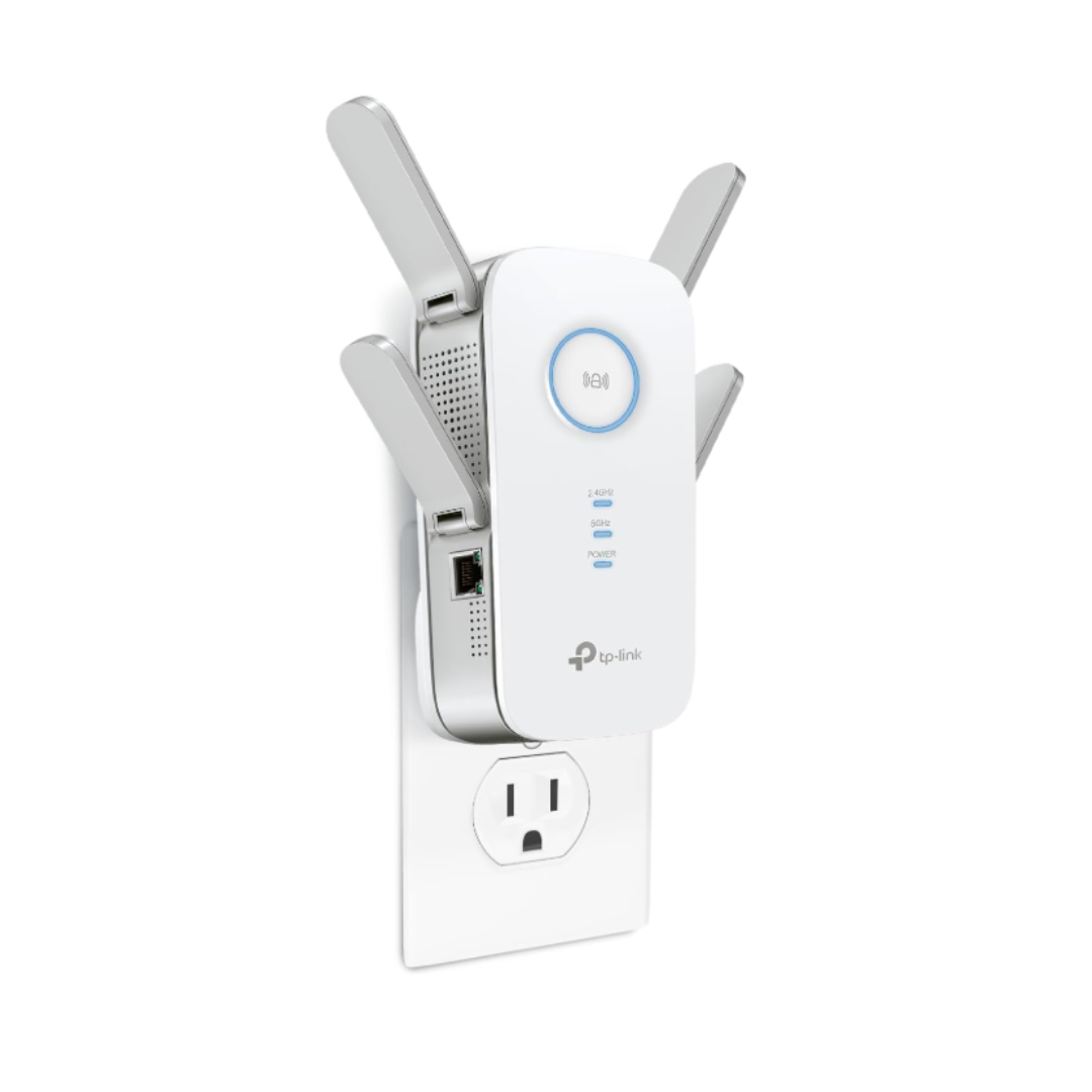 White Wi-Fi range extender with antennas on a white background